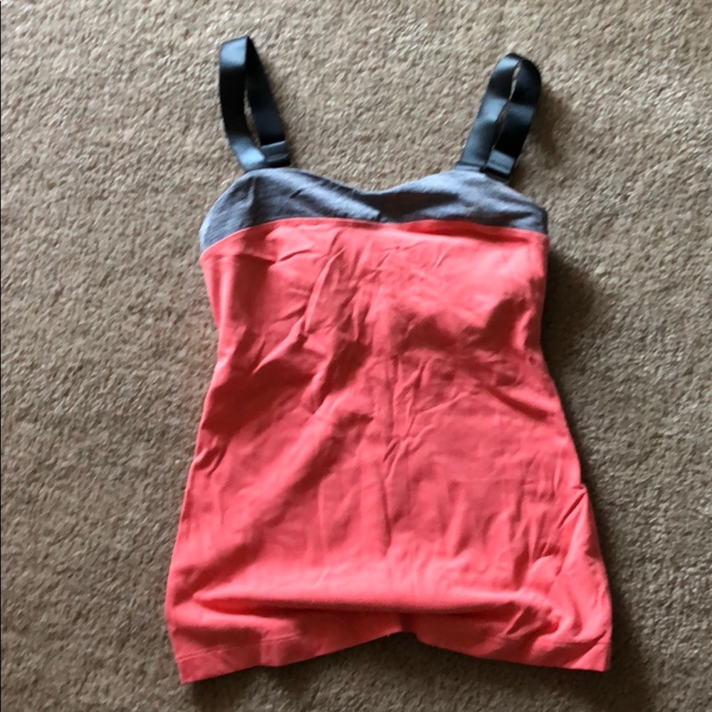 Lululemon top size 4